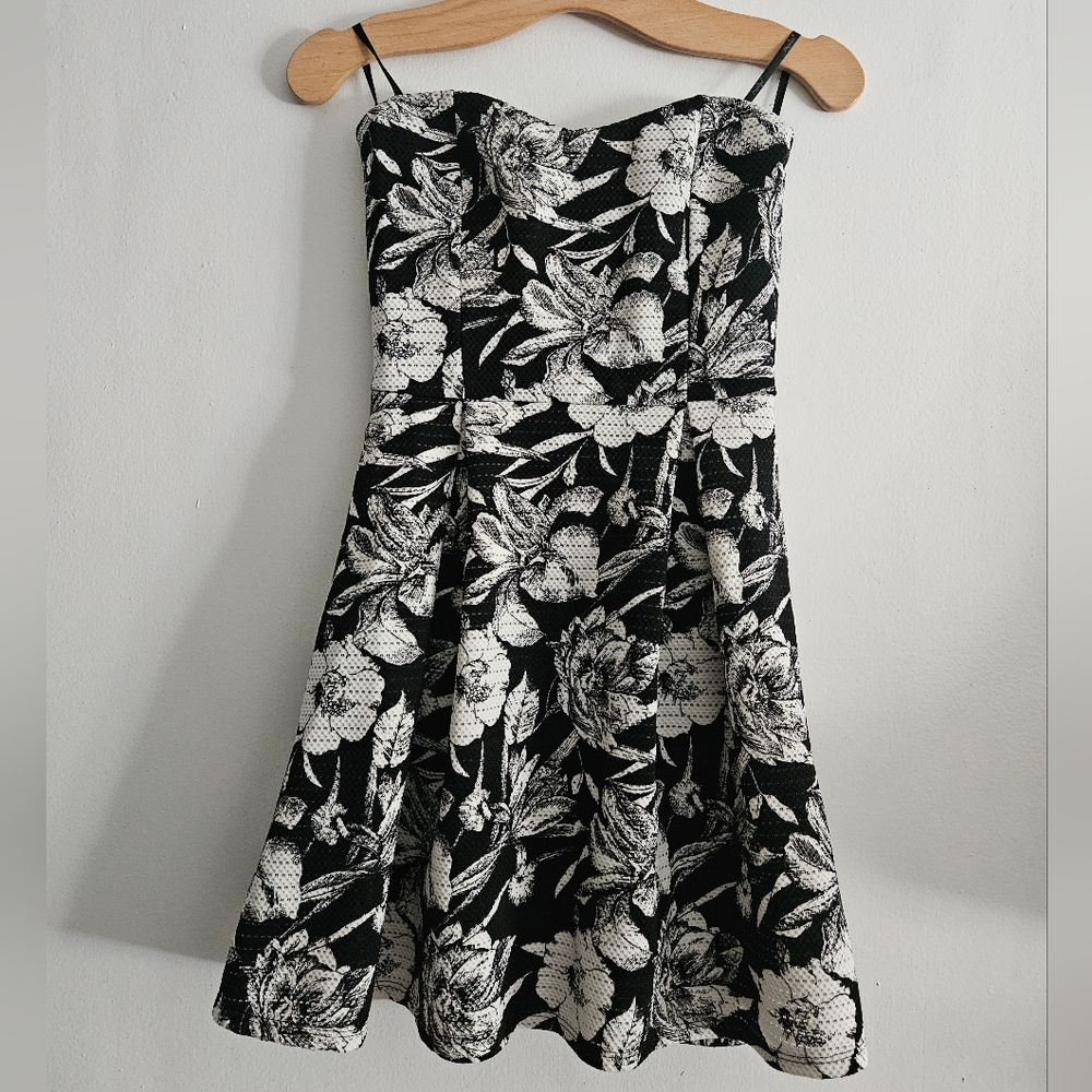 Papaya Black and White Floral Strapless Dress Size Small
